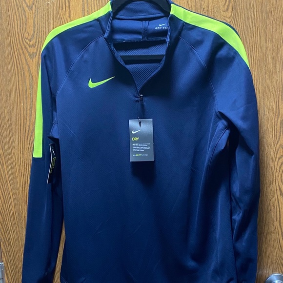 NIKE DRI-FIT *NWT* WOMEN’S Quarter Zip Jacket - Picture 8 of 8